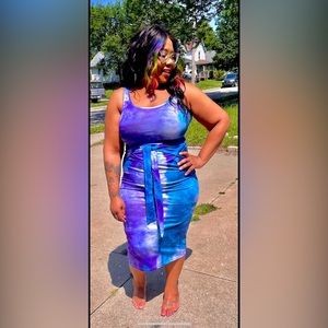 1X 2 piece tank/skirt set. Purple and blue
